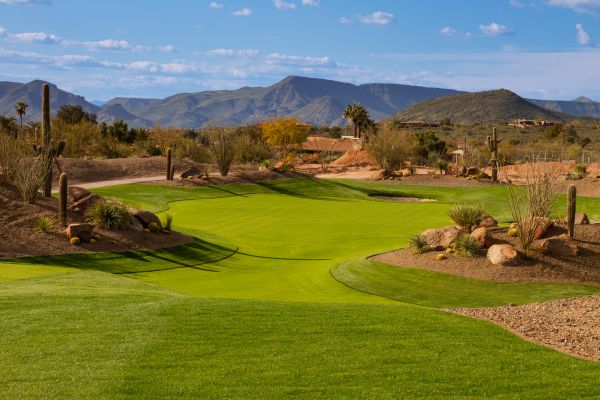 Golf Course Groundskeeping in Pasadena